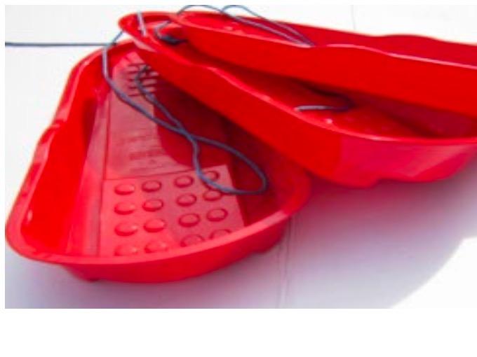 TOBOGGAN SLEIGH SLED ROPE Sledge For Snow - Colour Red - Heavy Duty Durable - Adults and Children TOBOGGAN SLEIGH SLED ROPE Sledge For Snow - Colour Red - Heavy Duty Durable - Adults and Children
